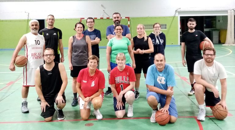 Les seniors de l'équipe loisir n'échappent pas non plus à cette suspension... équipe loisirs