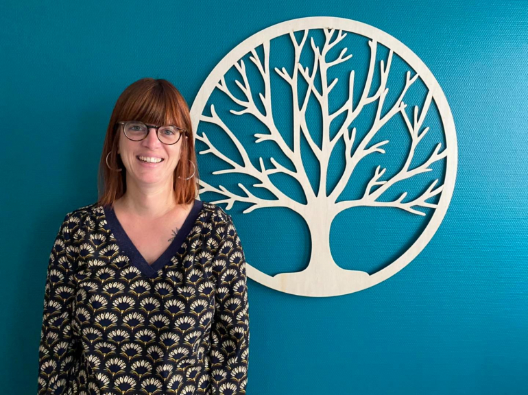 Céline Hébert, sophrologue intervenant avec l'équipe professionnelle de Mondeville. Céline Hébert - Sophrologue